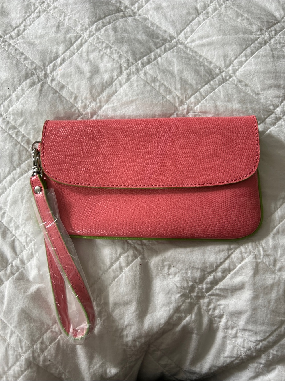 Baekgarrd Pink Wristlet Clutch with Green Trim